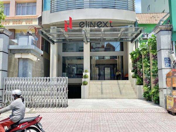 Mặt tiền tòa nhà Elinext Building