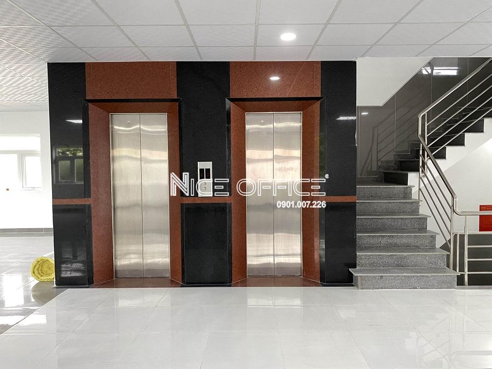 thang-may-tai-toa-nha-mda-nguyen-dinh-chinh