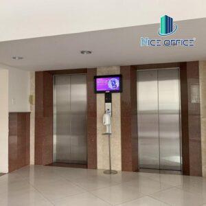 2 thang máy tại tòa nhà TSA Trần Huy Liệu