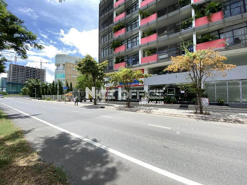 duong-nguyen-huu-tho-phia-truoc-toa-nha-hkl-building