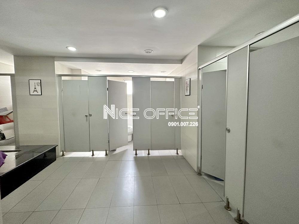 nha-ve-sinh-nu-tai-pn-techcons-building