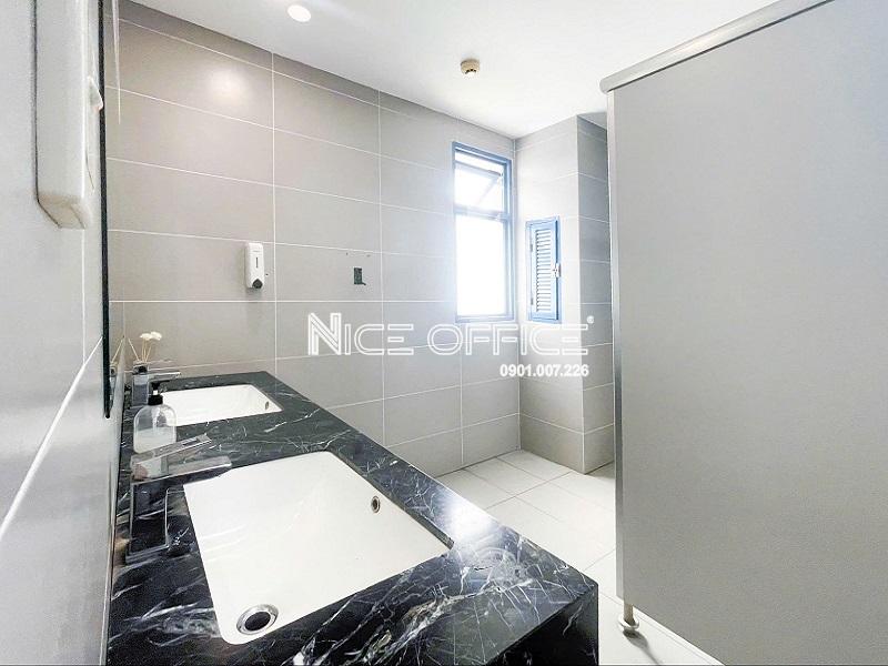 nha-ve-sinh-tai-mda-nguyen-trai