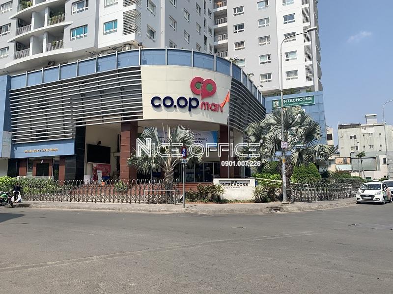 tien-ich-sieu-thi-tai-tang-tret-toa-nha-pn-techcons