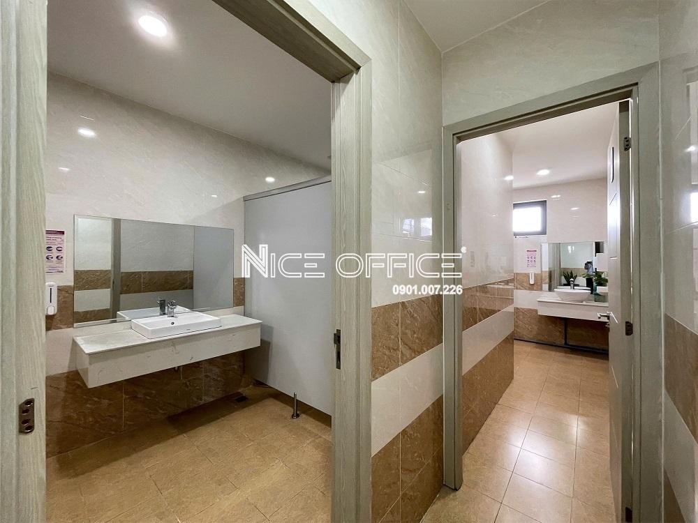 khu-vuc-nha-ve-sinh-tai-more-dlight