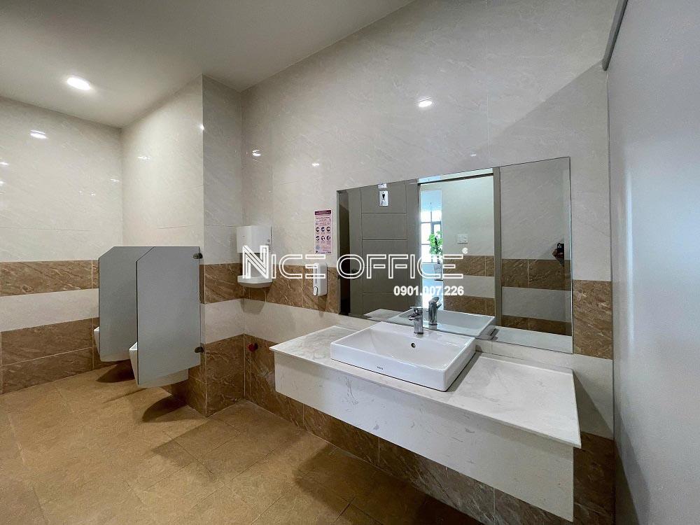 nha-ve-sinh-tai-moi-tang-more-dlight