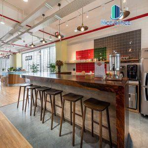 Khu vực pantry tại Serepok có sẵn trà, cafe, nước lọc.