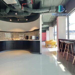 Khu vực pantry tại văn phòng trọn gói Republic Plaza