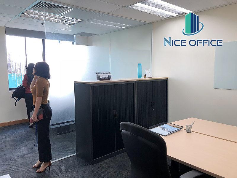 khach-hang-di-khao-sat-van-phong-tron-goi-me-linh-point-regus Khách hàng đi khảo sát văn phòng trọn gói Mê Linh Point - Regus