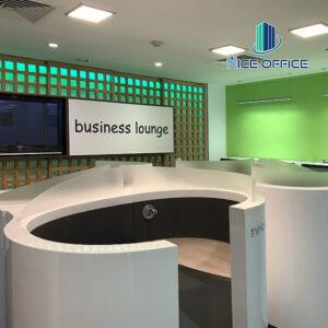 Khu vực business lounge tại văn phòng trọn gói Mê Linh Point - Regus