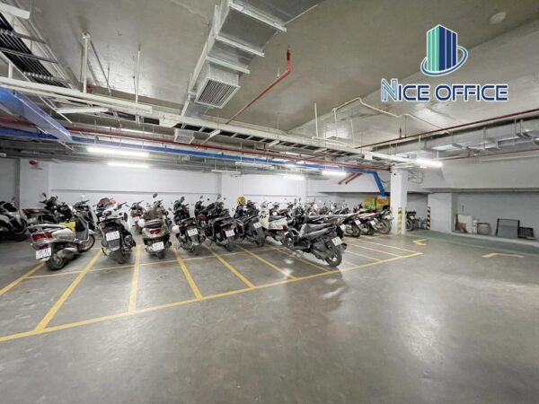 Khu vực để xe máy tại tòa nhà Cát Lâm Building