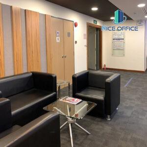 Khu vực tiếp khách chung tại văn phòng trọn gói Mê Linh Point