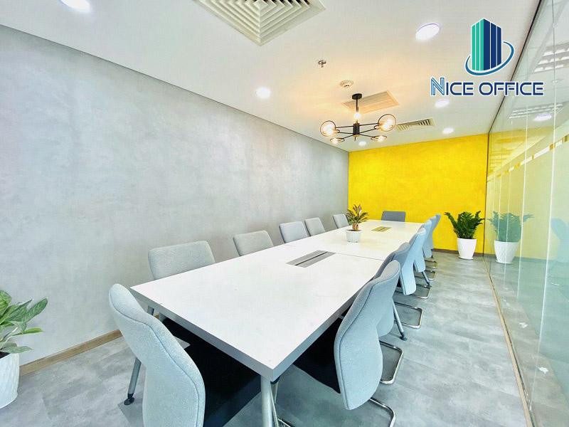 Phòng họp lớn tại văn phòng trọn gói 5S có đầy đủ trang thiết bị hiện đại