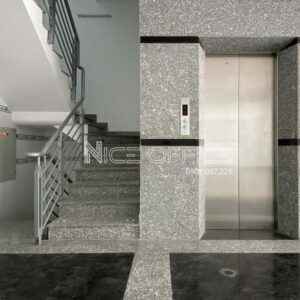 Thang máy và thang bộ tại tòa nhà Gems Office Tiền Giang