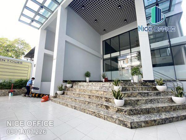 Mặt tiền tòa nhà văn phòng Green Tower quận Phú Nhuận