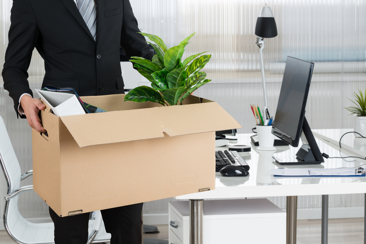 Mỗi cá nhân sẽ phụ trách đóng gói đồ đạc và hồ sơ cũng như dọn dẹp vị trí của mình