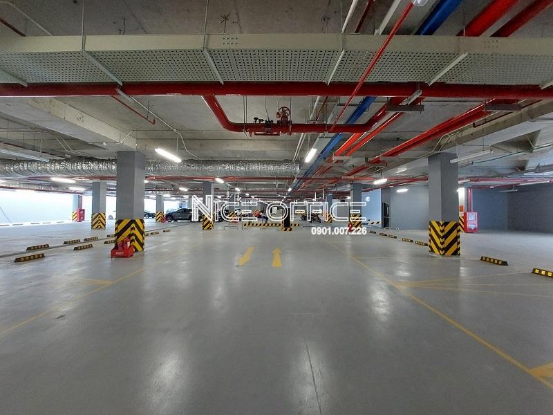 ham-xe-tai-toa-nha-cmc-creative-space-building