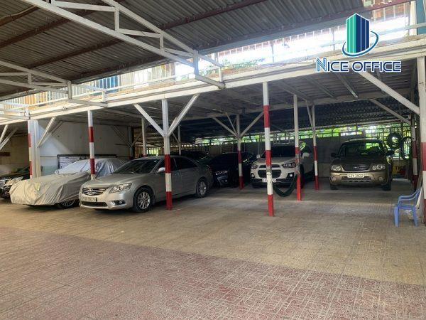 Khu vực đỗ xe ô tô tại tòa nhà Trương Thi Building