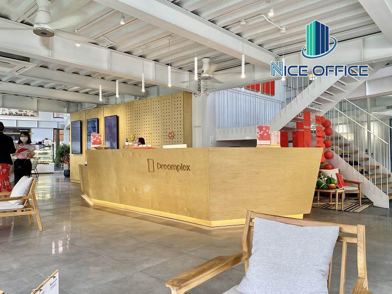 Lễ tân tại văn phòng trọn gói Dreamplex Thảo Điền, Quận 2