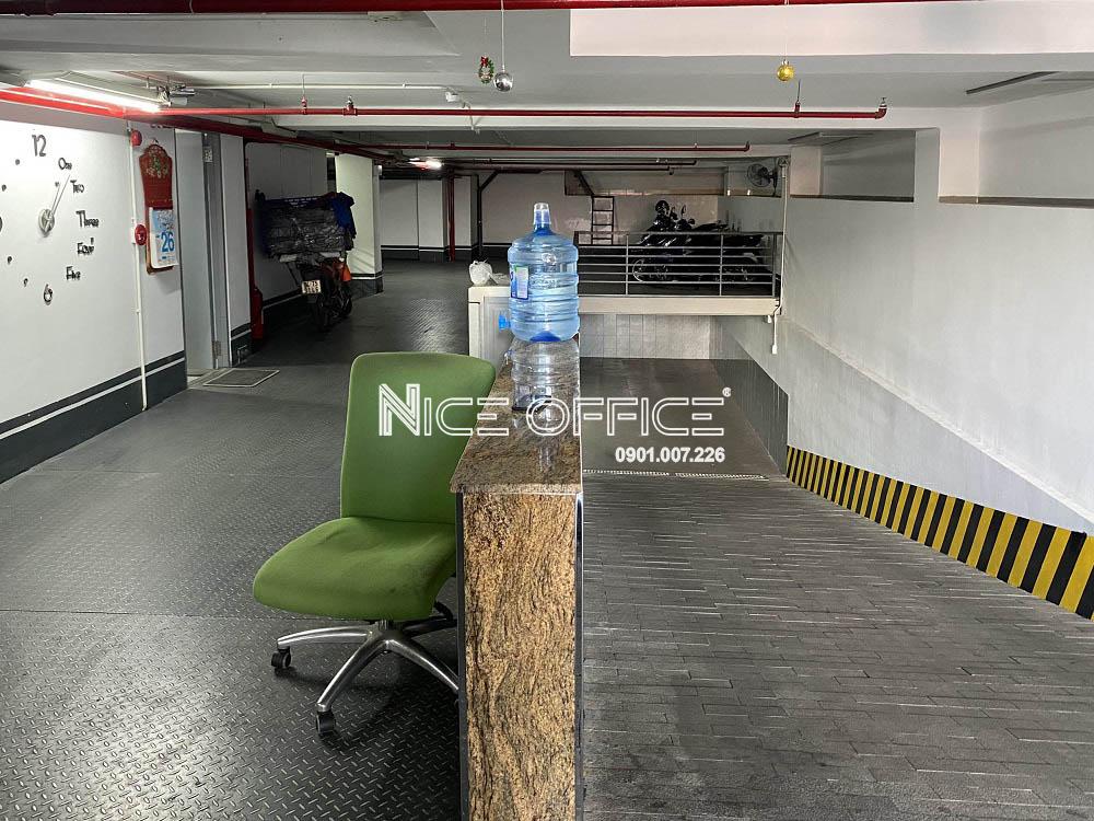 golden-gem-co-2-ham-xe-rong-rai-dap-ung-duoc-so-luong-xe-may-cho-toan-khoi-van-phong