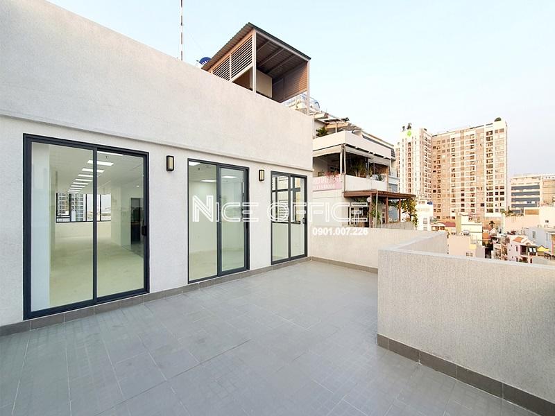 khu-vuc-ban-cong-tai-toa-nha-sabay-lam-son