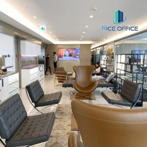 Khu vực Lounge tại văn phòng trọn gói Vietcombank Tower