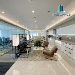 Khu vực pantry và lounge tại văn phòng trọn gói Vietcombank Tower