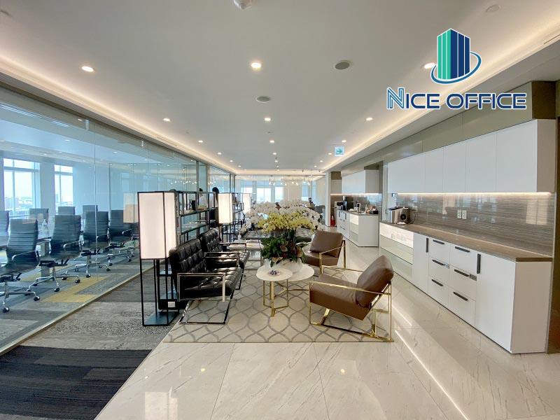 Khu vực pantry và lounge tại văn phòng trọn gói Vietcombank Tower