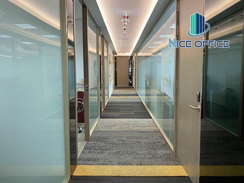 Lối đi chung tại văn phòng trọn gói Vietcombank Tower