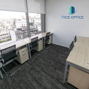 Phòng làm việc đã trang bị đầy đủ bàn ghế tại văn phòng trọn gói Centre Point - Esmart