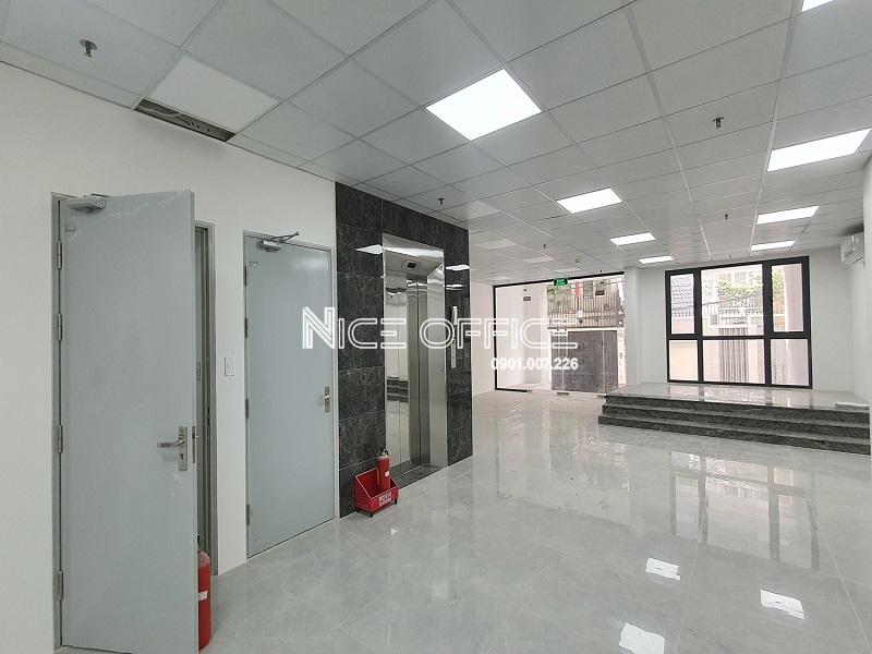 san-trong-tai-tang-tret-toa-nha-sabay-tower-lam-son