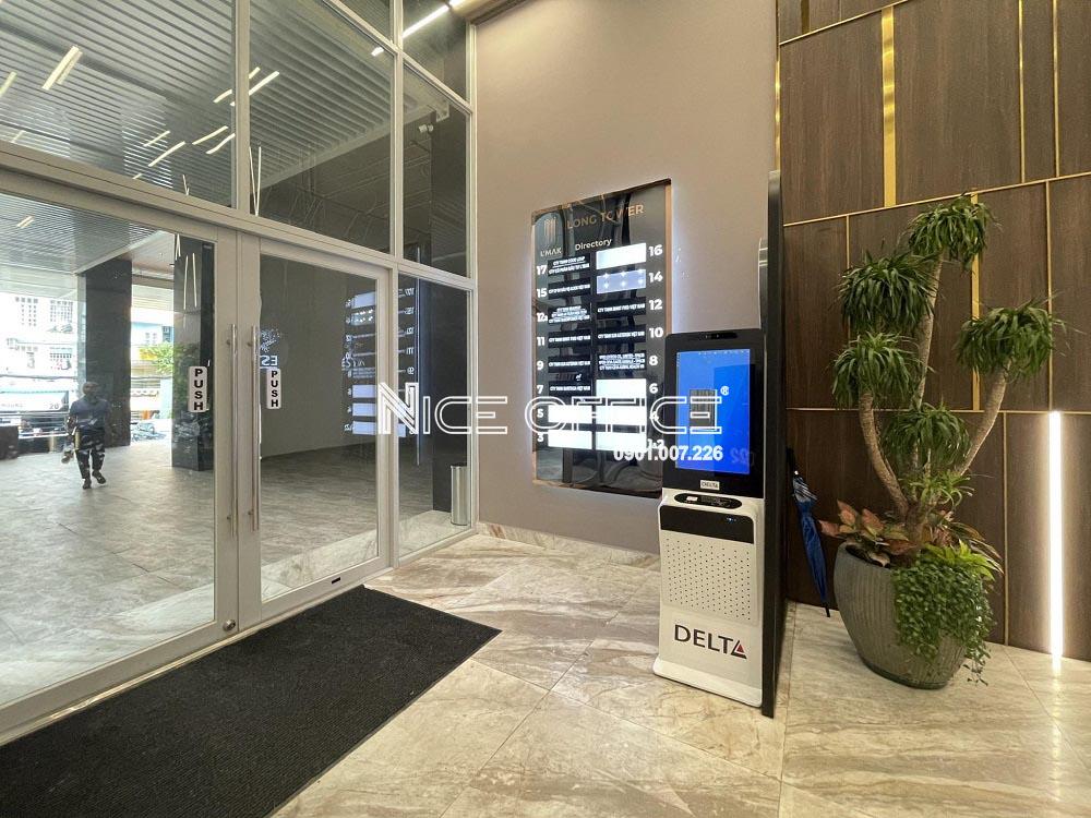 sanh-don-khach-tai-toa-nha-long-tower