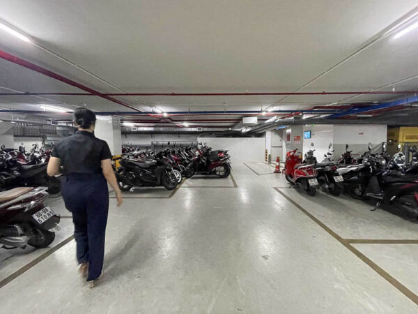 Hầm gửi xe tại tòa nhà Moza Phổ Quang