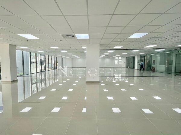 Mặt bằng trống nguyên tầng tại tòa nhà Moza Building Phổ Quang