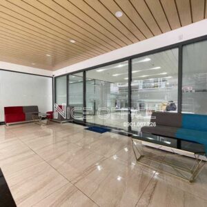Sảnh đón khách tại tòa nhà Moza Building Phổ Quang