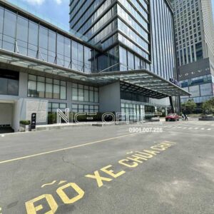 Khuôn viên phía trước tòa nhà CII Tower