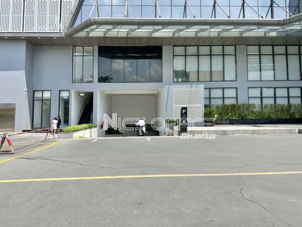 Lối xuống hầm xe tại tòa nhà CII Tower