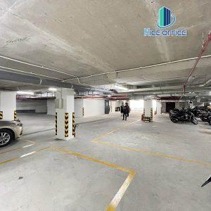Hầm xe tại tòa nhà BW Building rộng rãi đáp ứng được số lượng lớn xe máy và ô tô của khách thuê