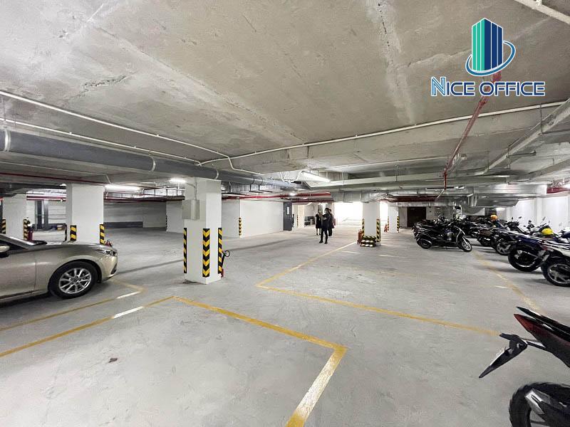 ham-xe-tai-toa-nha-bw-building (2) Hầm xe tại tòa nhà BW Building rộng rãi đáp ứng được số lượng lớn xe máy và ô tô của khách thuê