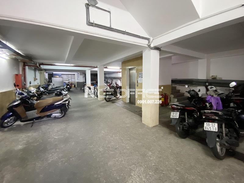 ham-xe-tai-toa-nha-gia-cat-building