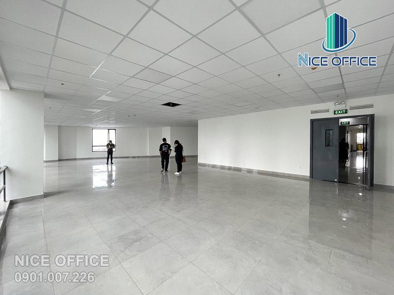 khach-hang-di-khao-sat-mat-bang-van-phong-cho-thue-tai-bw-building Khách hàng đi khảo sát mặt bằng văn phòng tại tòa nhà BW Building