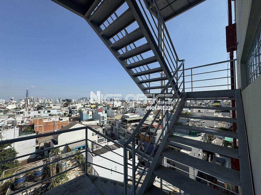 loi-thang-bo-tai-toa-nha-thanh-phat-building