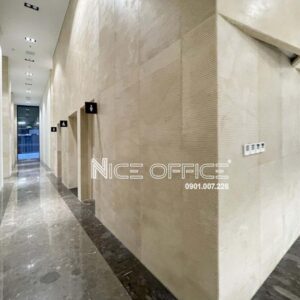 Lối vào nhà vệ sinh và lối kết nối qua Cobi Tower 2