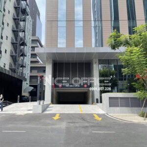 Lối xuống hầm xe tại tòa nhà Cobi Tower