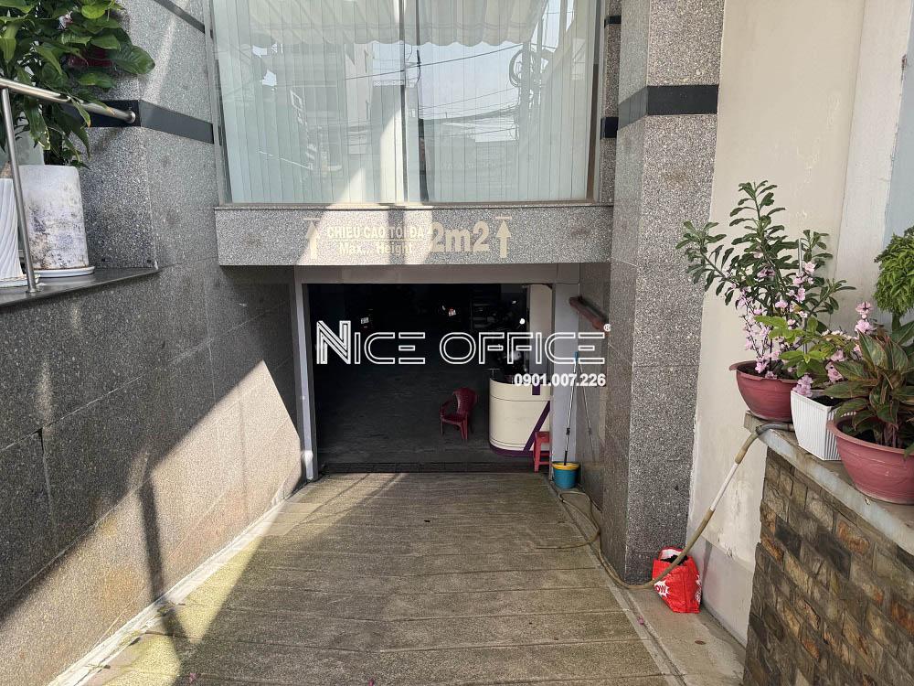 loi-xuong-ham-xe-tai-toa-nha-thanh-phat-building