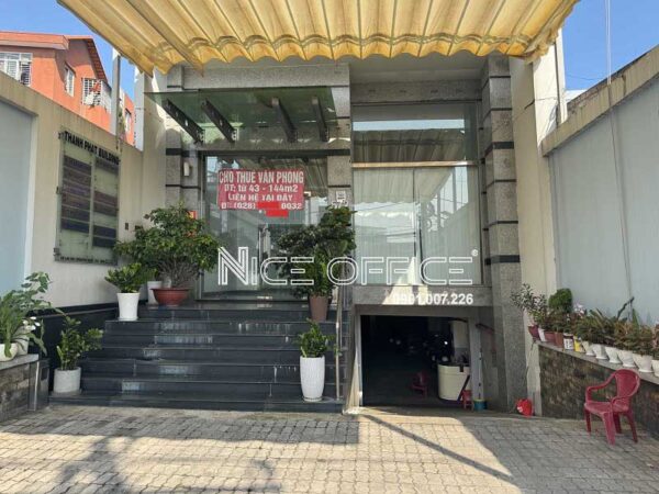 Mặt tiềng tòa nhà Thành Phát Building