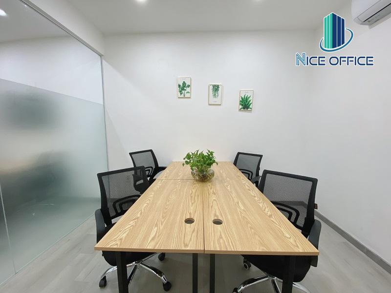 Phòng làm việc 4 chỗ tại văn phòng trọn gói C-Space