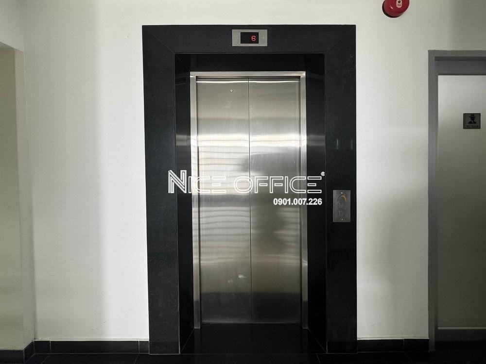 thang-may-tai-toa-nha-thanh-phat-building