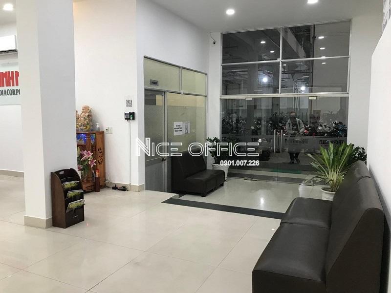 loi-ra-bai-xe-tai-toa-nha-thanh-nien-media-corp-building