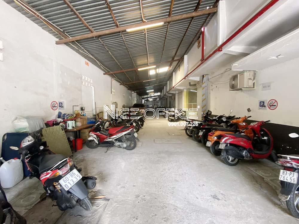 khu-vuc-de-xe-tai-toa-nha-140b-nguyen-van-troi