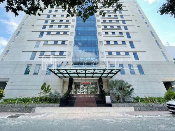 Mặt tiền tòa nhà Orbital Building rộng rãi thông thoáng